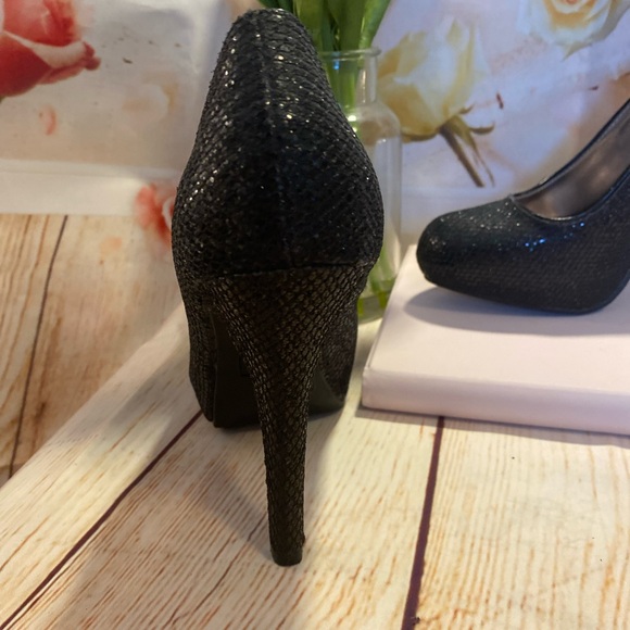 Black Sparkle Glo Heels - Picture 3 of 12